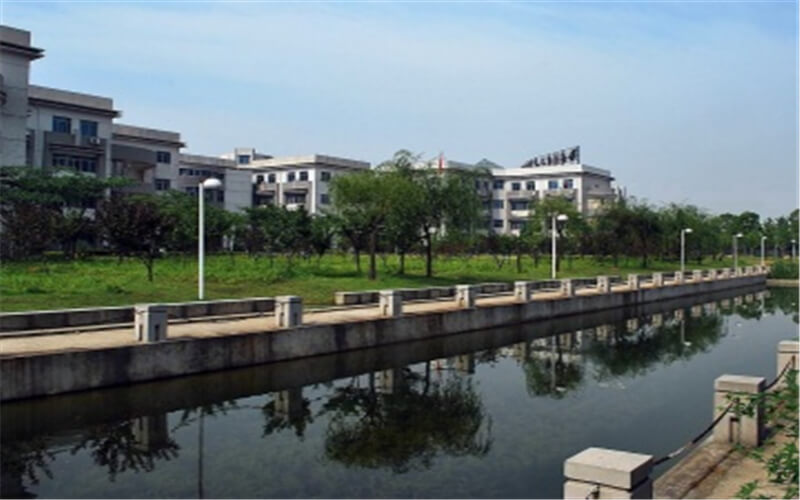 2023年武汉华夏理工学院在河北录取批次及录取分数参考