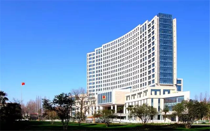 2023年内蒙古考生多少分可以上中国人民解放军空军预警学院网电指挥与工程（电子对抗技术与指挥）专业？