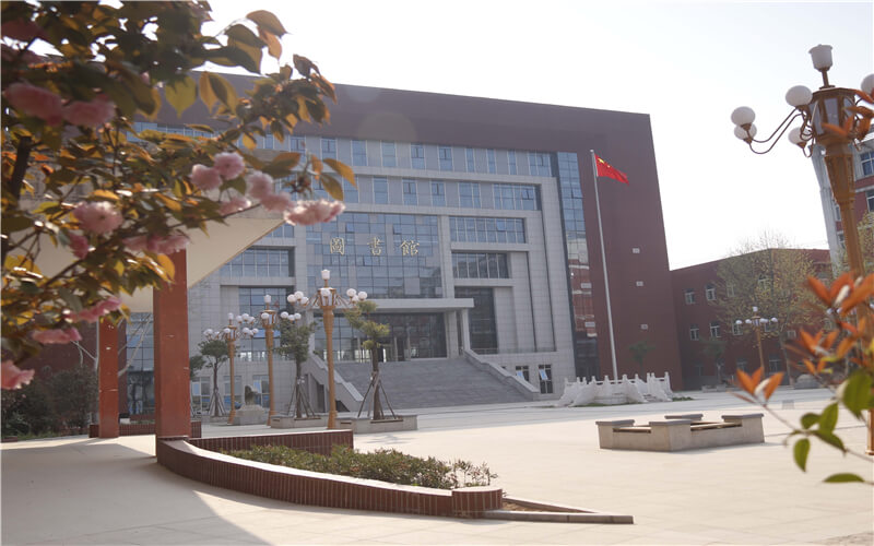 2023年郑州信息工程职业学院在河南招生专业有哪些？学费是多少？
