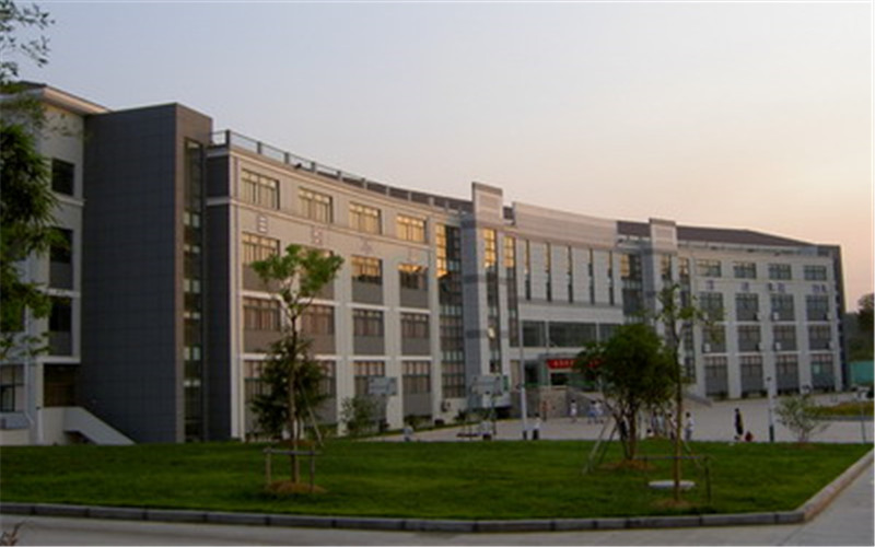 浙江长征职业技术学院建筑室内设计专业在浙江招生录取分数(综合)：382分