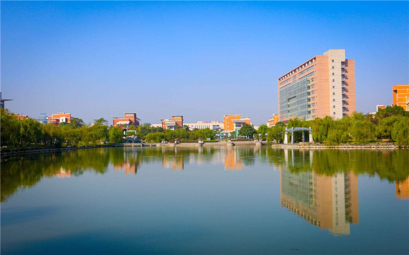 2023年中国计量大学现代科技学院在四川招生专业有哪些？学费是多少？