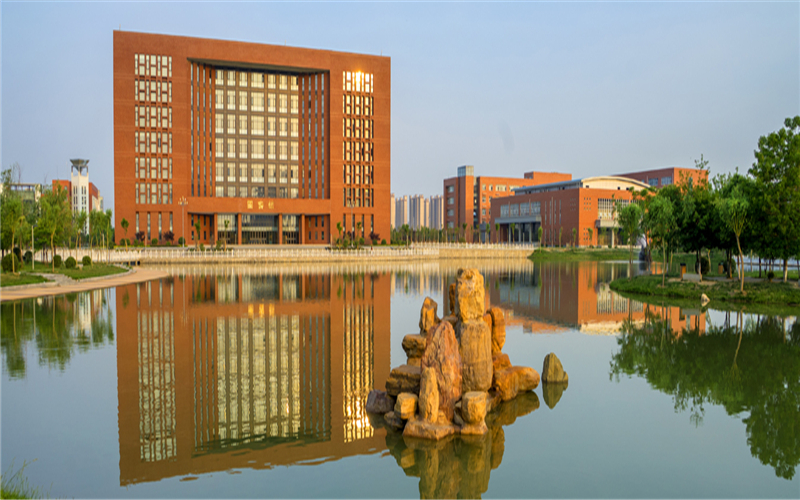 河北物理类考生排多少名可以上郑州航空工业管理学院经济学类专业?