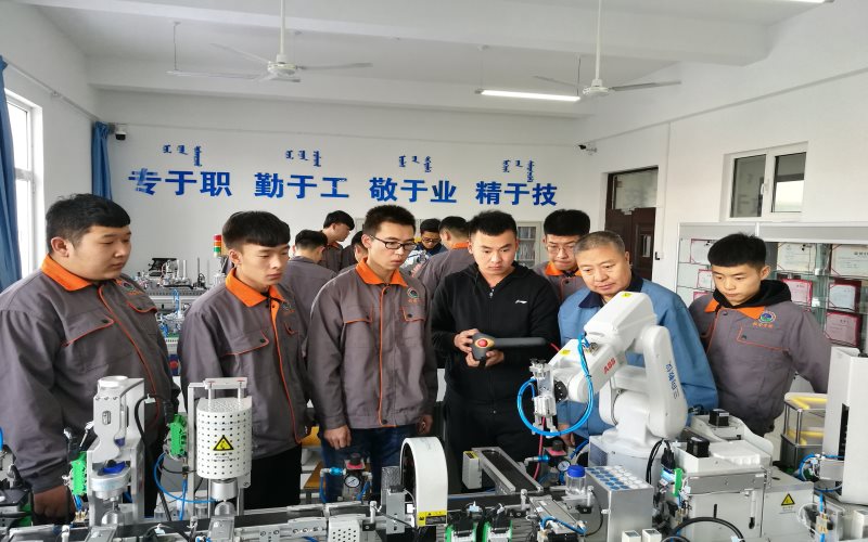 2024年锡林郭勒职业学院无人机应用技术专业在内蒙古录取分数线参考