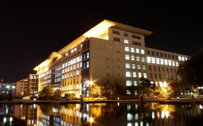 2023年内蒙古科技大学包头师范学院在广西招生专业有哪些？学费是多少？