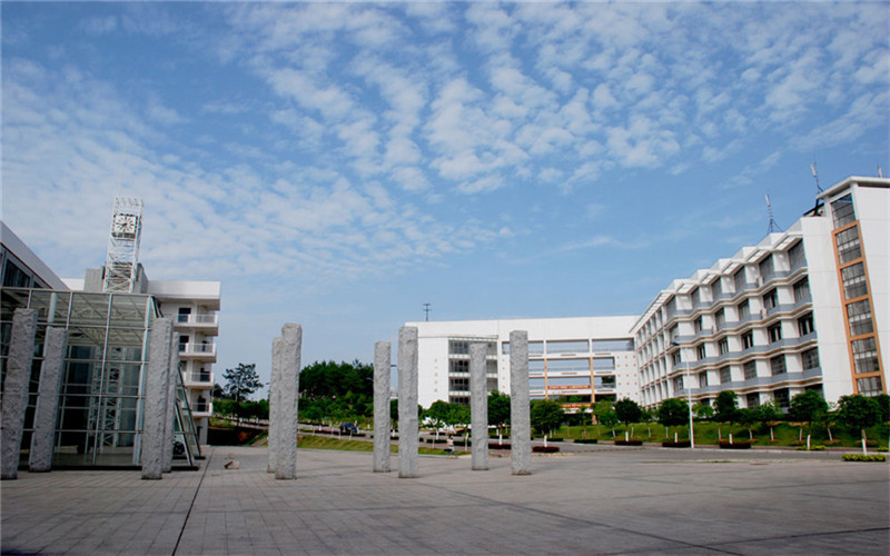 2023年赣南师范大学在广西录取批次及录取分数参考
