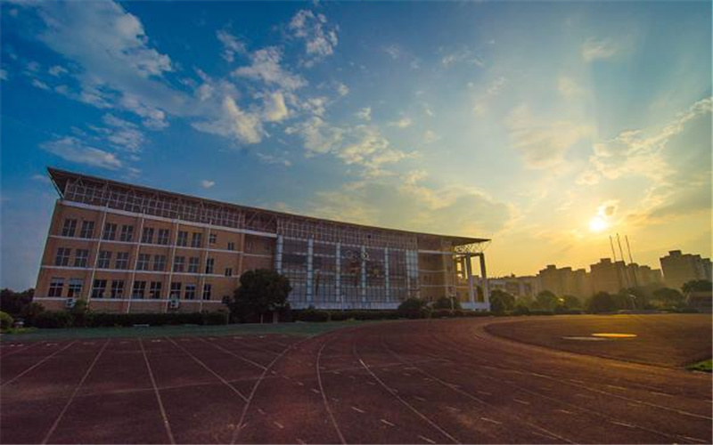 内蒙古理科考生排多少名可以上湖南大众传媒职业技术学院电子商务专业?