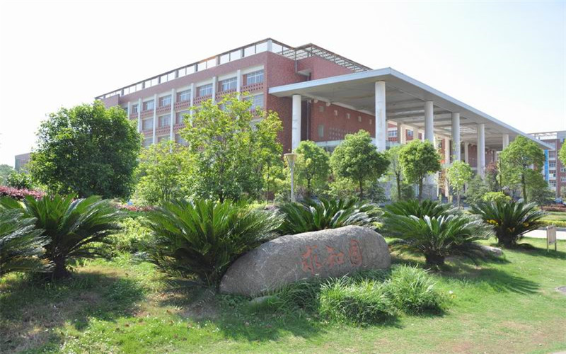 2023年江西交通职业技术学院在陕西招生专业有哪些？学费是多少？