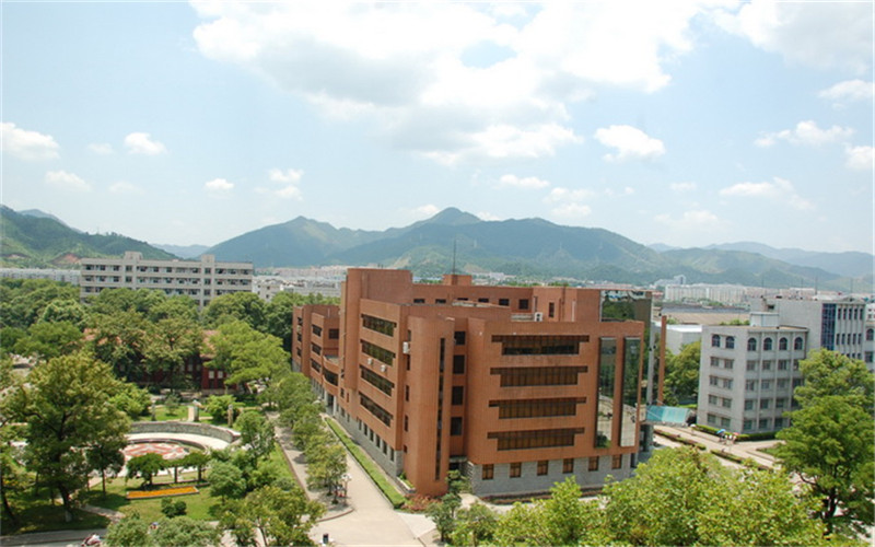 景德镇陶瓷大学科技艺术学院应用日语专业在浙江招生录取分数(综合)：523分