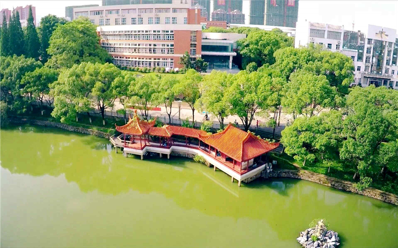 江西科技师范大学药学专业在内蒙古招生录取分数(理科)：384分