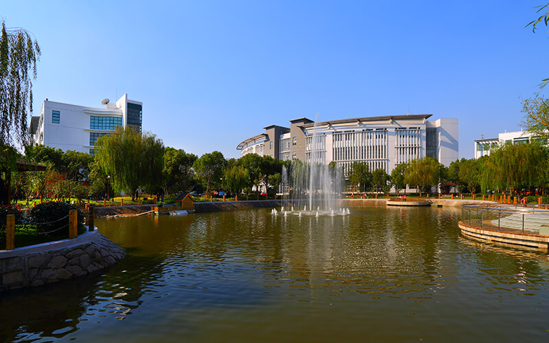 2023年上海商学院各物理类专业在辽宁招生分数是多少？