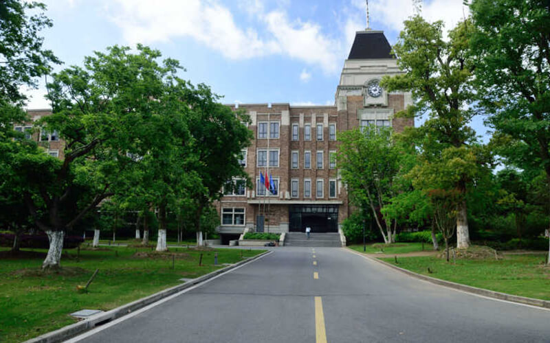2023年上海外国语大学贤达经济人文学院在吉林招生专业及招生人数汇总