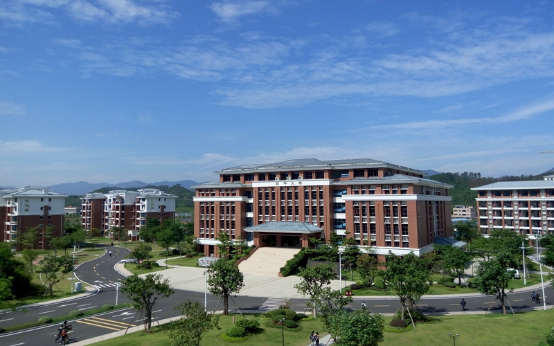 2023年广东碧桂园职业学院在湖北招生专业有哪些？学费是多少？