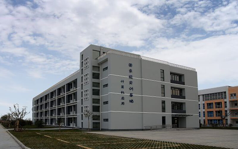 上海电子信息职业技术学院机电一体化技术专业在内蒙古招生录取分数(理科)：259分