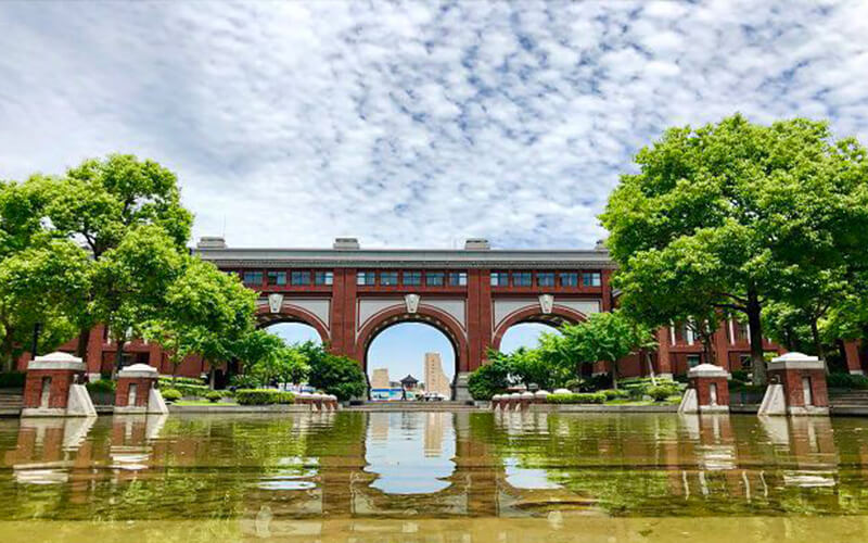 2023年华东政法大学在四川录取批次及录取分数参考