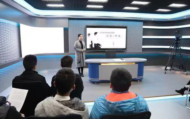 【2023高考参考】上海出版印刷高等专科学校2022年新疆招生专业及招生计划一览表