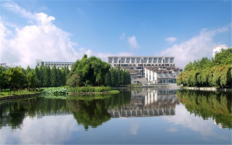 内蒙古文科考生排多少名可以上吉首大学历史学（师范类）专业?