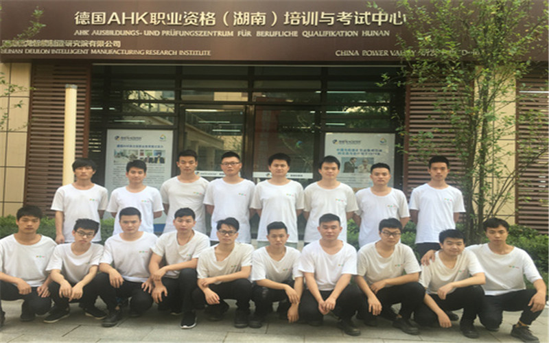 内蒙古理科考生排多少名可以上湖南理工职业技术学院新能源汽车技术专业?