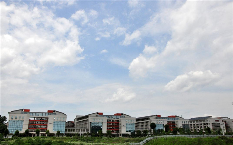 2023年湖南高速铁路职业技术学院在重庆录取批次及录取分数参考