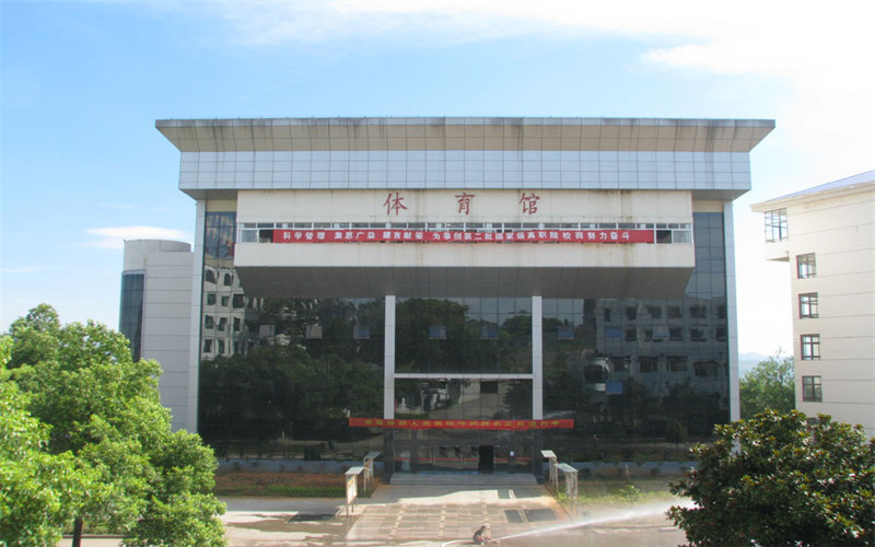 2023年湖南环境生物职业技术学院在四川招生专业及招生人数汇总