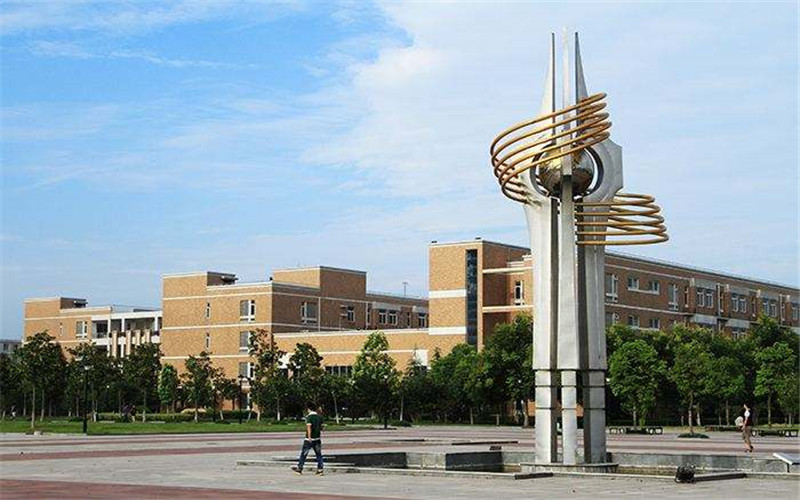 2023年湖南食品药品职业学院在陕西招生专业有哪些？学费是多少？