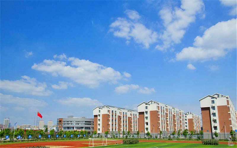 2023年皖江工学院在辽宁招生专业有哪些？学费是多少？