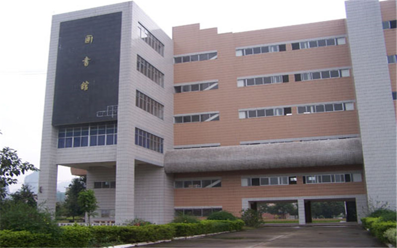 2023年广西现代职业技术学院在河南招生专业有哪些？学费是多少？