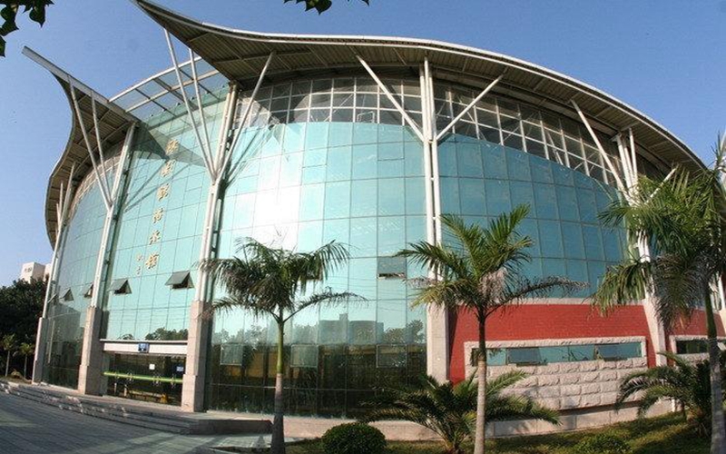 2023年华侨大学在河南招生专业有哪些？学费是多少？