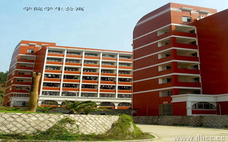 多少分可以上泉州工艺美术职业学院？泉州工艺美术职业学院2021年在贵州各专业录取分数线