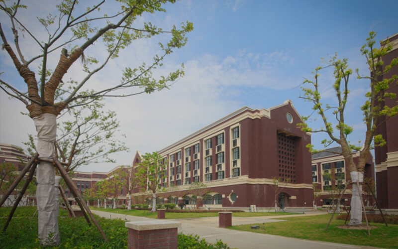 2023年上海建桥学院在浙江招生专业有哪些？学费是多少？