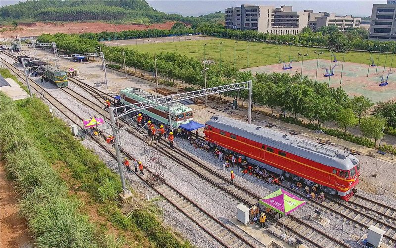 柳州铁道职业技术学院铁道机车运用与维护专业在河北招生录取分数(历史类)：370分