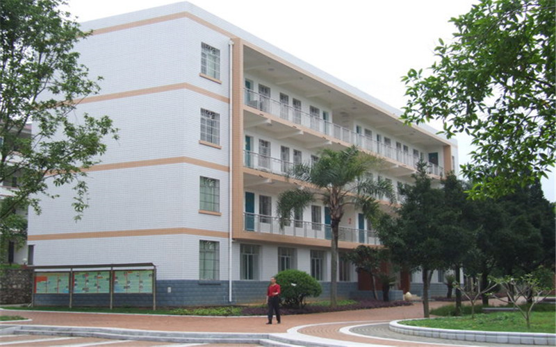 2023年广西生态工程职业技术学院在广西招生专业有哪些？学费是多少？