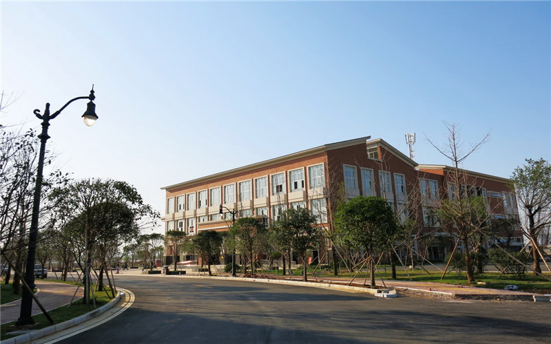 2023年桂林医学院在四川招生专业有哪些？学费是多少？
