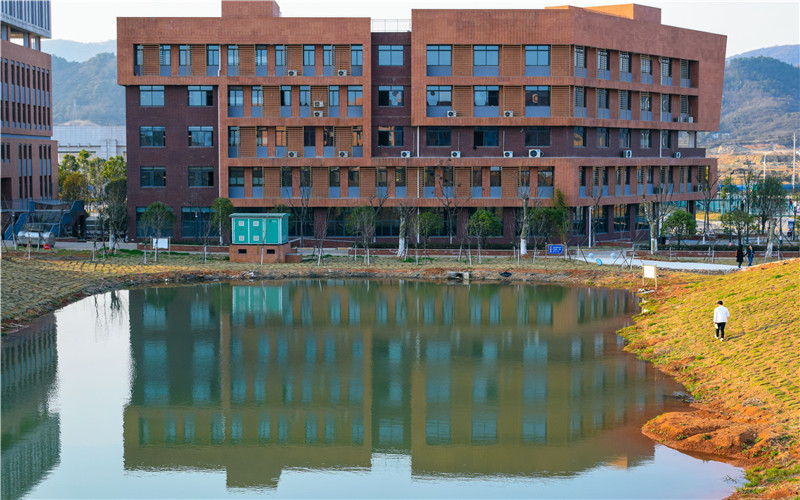 2023年湖北师范大学文理学院在安徽招生专业有哪些？学费是多少？