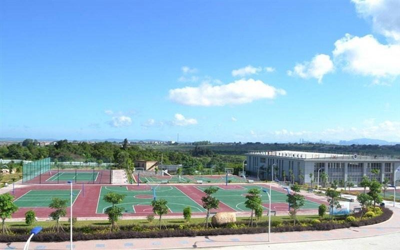厦门安防科技职业学院建筑室内设计专业在河北招生录取分数(物理类)：325分