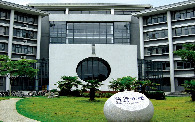 2023年安徽大学在贵州招生专业有哪些？学费是多少？
