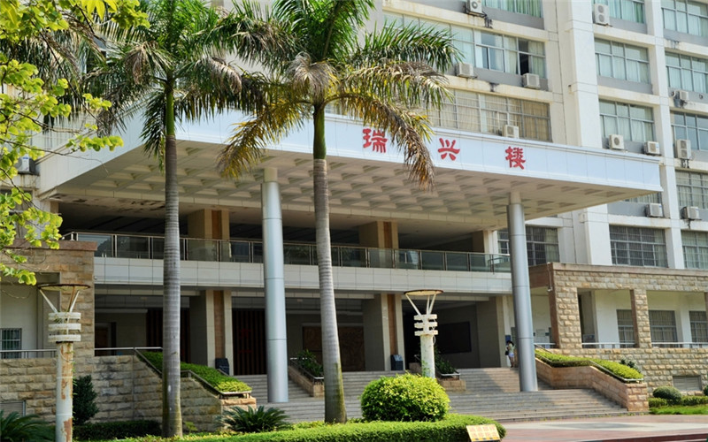 南宁师范大学英语（优师计划）定向至金城江区专业在广西招生录取分数(理科)：494分