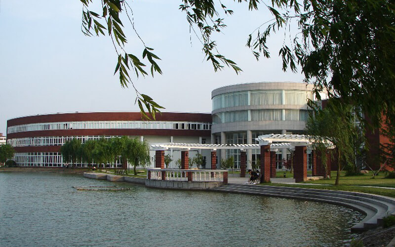 2023年上海立达学院在广西招生专业有哪些？学费是多少？