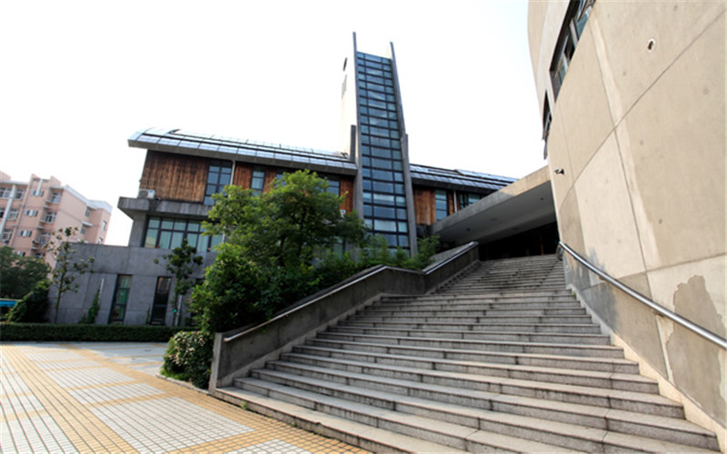 2023年浙江考生多少分可以上湖州职业技术学院室内艺术设计专业？