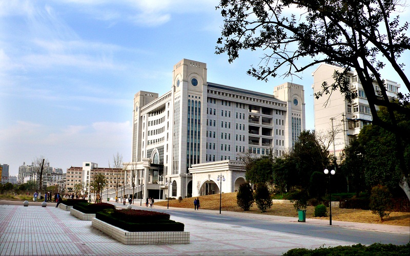 2023年河北考生多少分可以上安徽农业大学工商管理类专业？