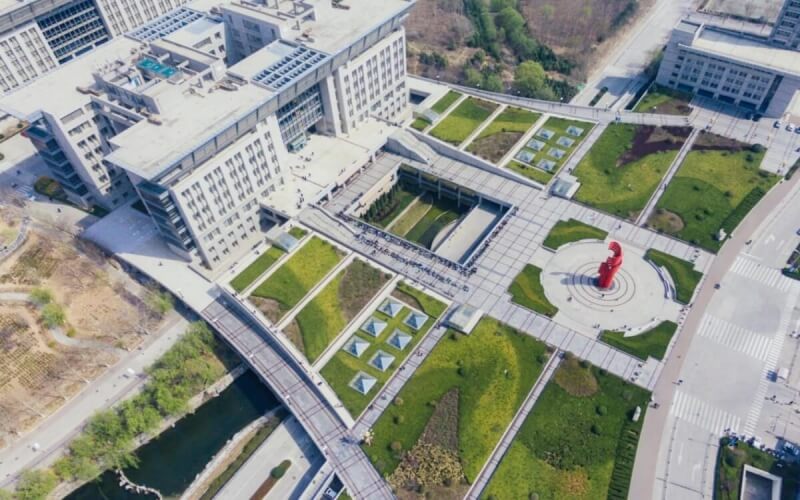 2023年重庆考生多少分可以上济南大学物理学专业？