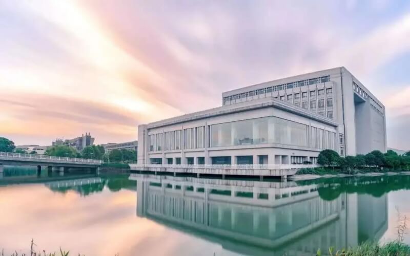 2023年辽宁考生多少分可以上中南大学建筑类（建筑城规类）专业？