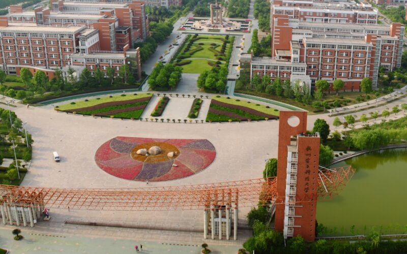 杭州电子科技大学计算机科学与技术（中外合作办学）专业在河北招生录取分数(物理类)：584分
