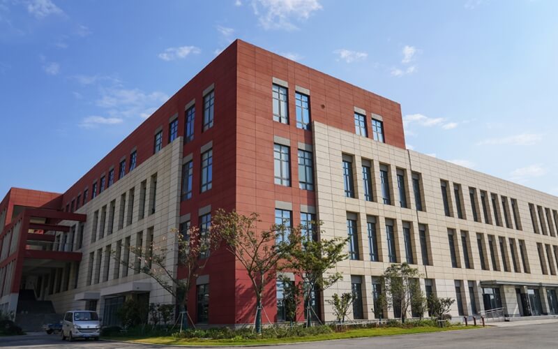 2023年重庆考生多少分可以上江苏科技大学工商管理（中外合作办学）专业？