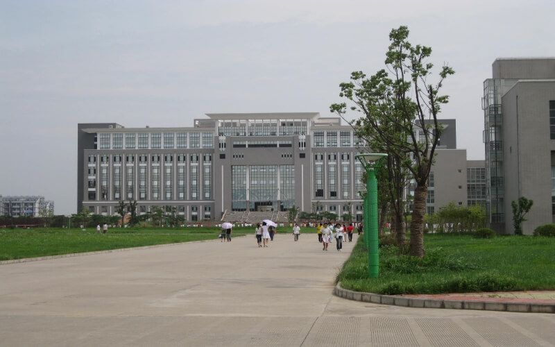 2023年铜陵学院在江苏招生专业有哪些？学费是多少？