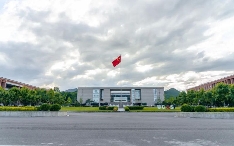 浙江综合考生排多少名可以上中国科学院大学计算机科学与技术专业?
