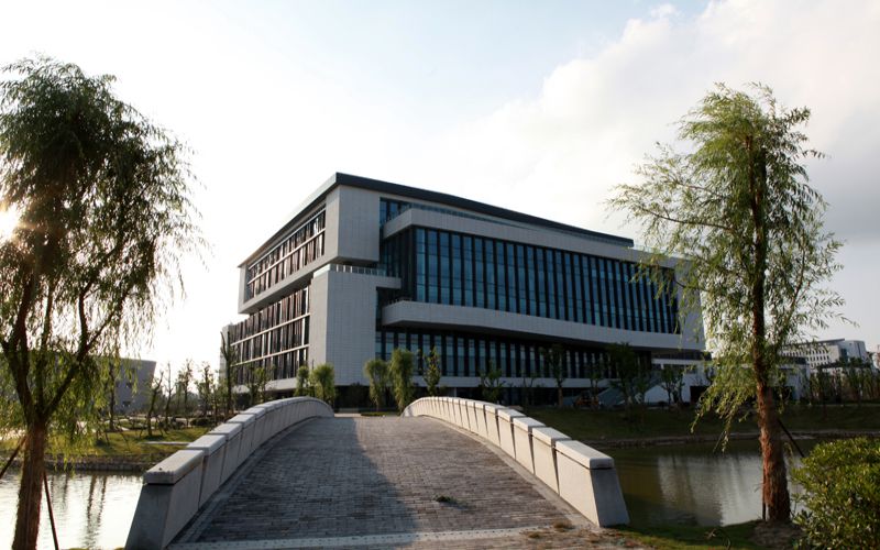 2023年泰州学院在西藏招生专业有哪些？学费是多少？
