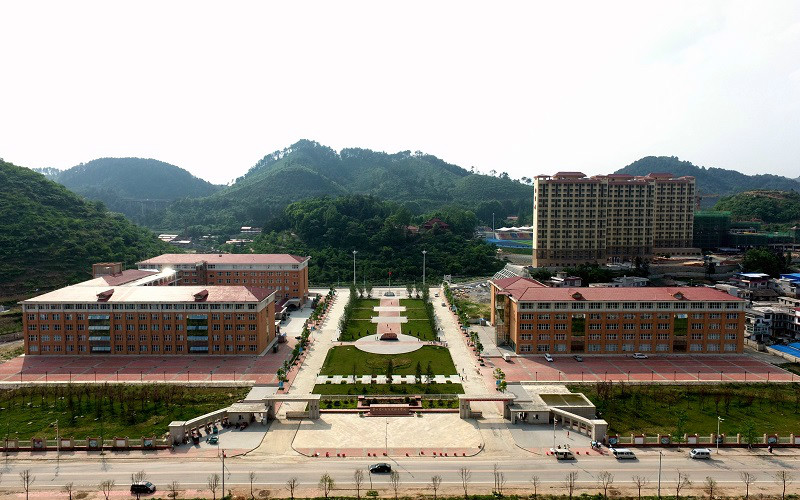 【2022高考参考】贵州护理职业技术学院2021年重庆最低录取分数及位次