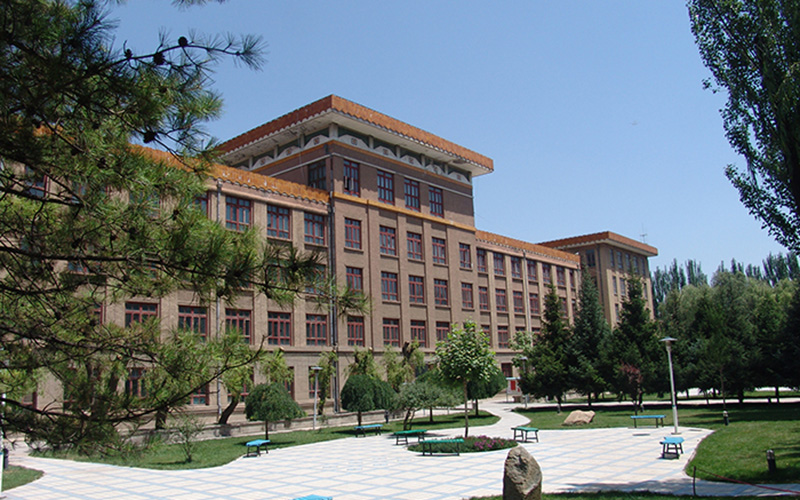 内蒙古蒙授文科考生排多少名可以上青海民族大学汉语言文学专业?