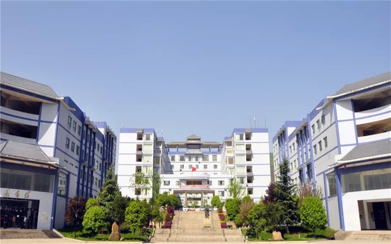 贵阳人文科技学院英语专业录取分数线【四川高考文科】