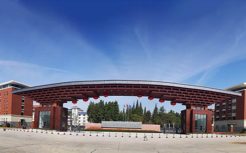 2023年内蒙古考生多少分可以上黄冈职业技术学院护理专业？